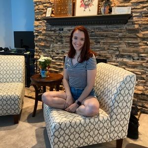 Meet your Posher, Danielle